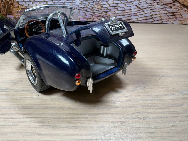 1:18 Shelby Cobra 427 S/C (1965) – Diecast Model - photo 5