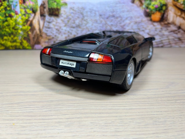 1:18 New with Box Lamborghini Murcielago Roadster diecast Model - photo 4