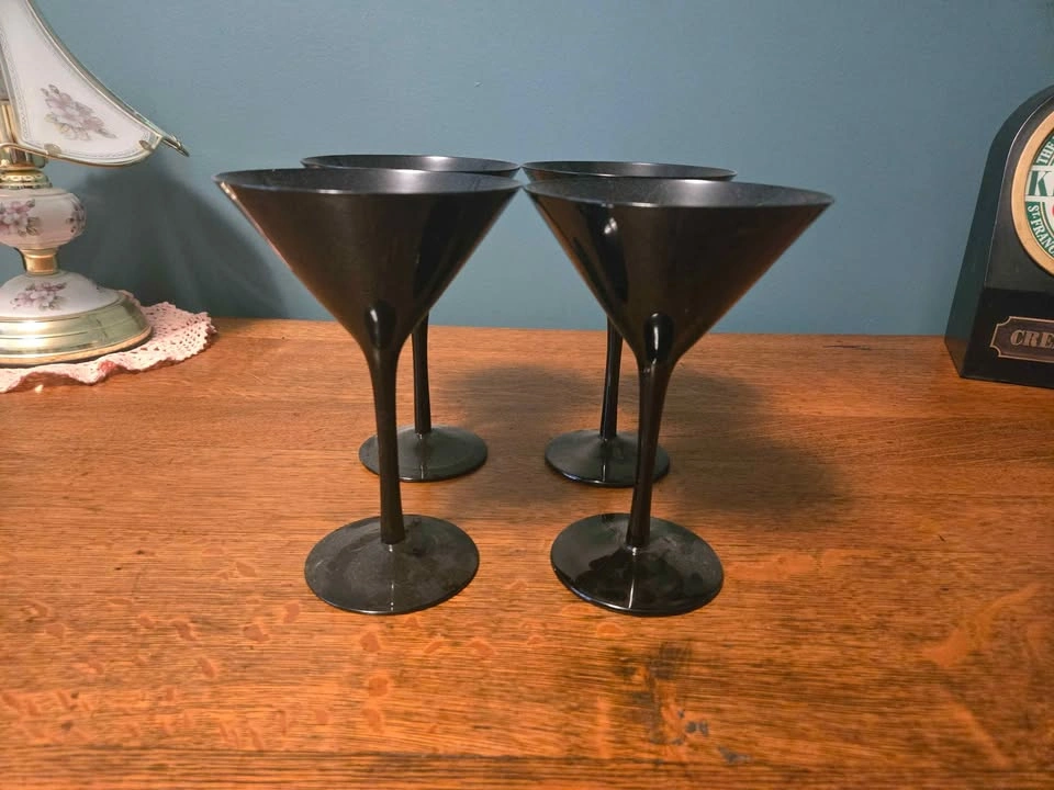 Set of 4 Black Martini Glasses - photo 2