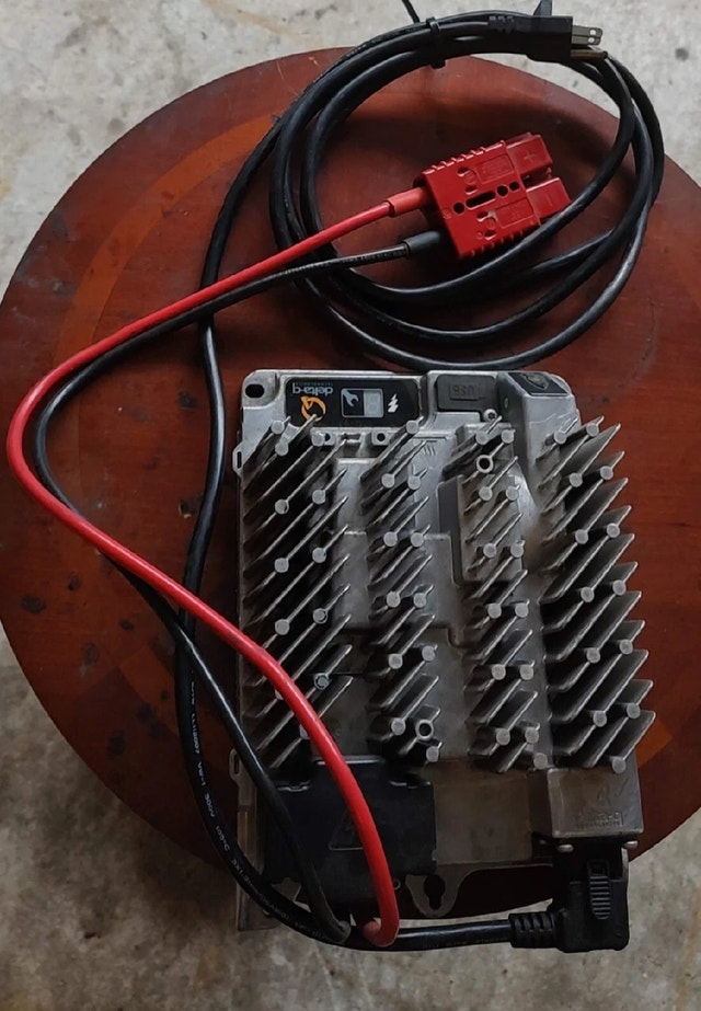 Used Delta Q IC0650-024 24V industrial battery charger TESTED
