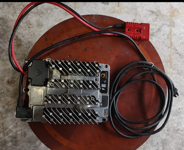 Used Delta Q IC0650-024 24V industrial battery charger TESTED - photo 3