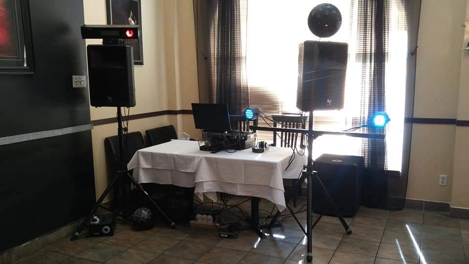 Mobile DJ Setup - photo 4