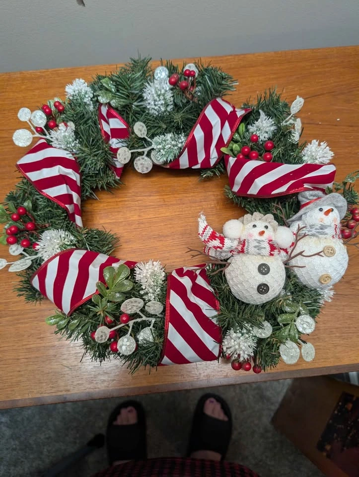 5 Decorative Christmas Wreaths $10/each - photo 3