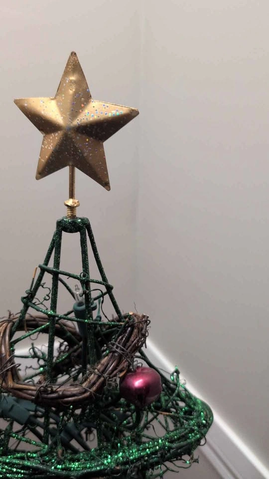 Green Vine Pre-Lit Tabletop Christmas Tree - photo 3