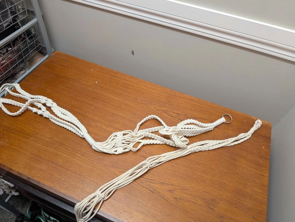 Set of 2 Macrame Plant Hangers - photo 2
