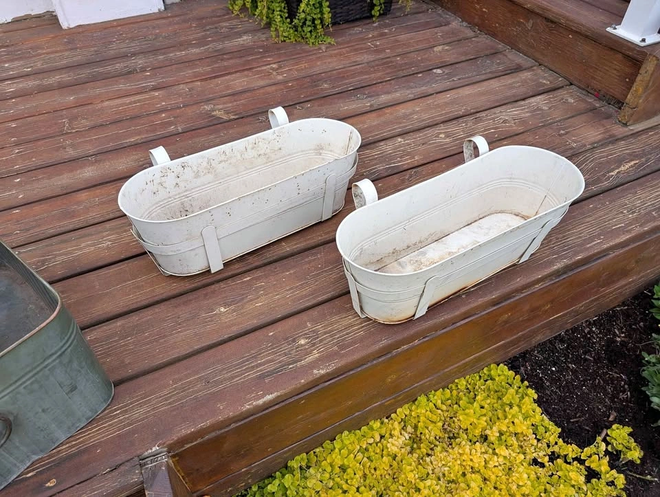Set of 2 Metal Planters - Railing Boxes
