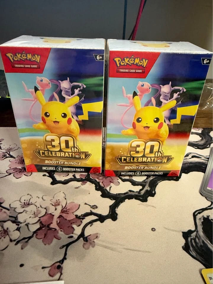 Pokémon 30th Celebration Booster Bundles + Card Binder - photo 2