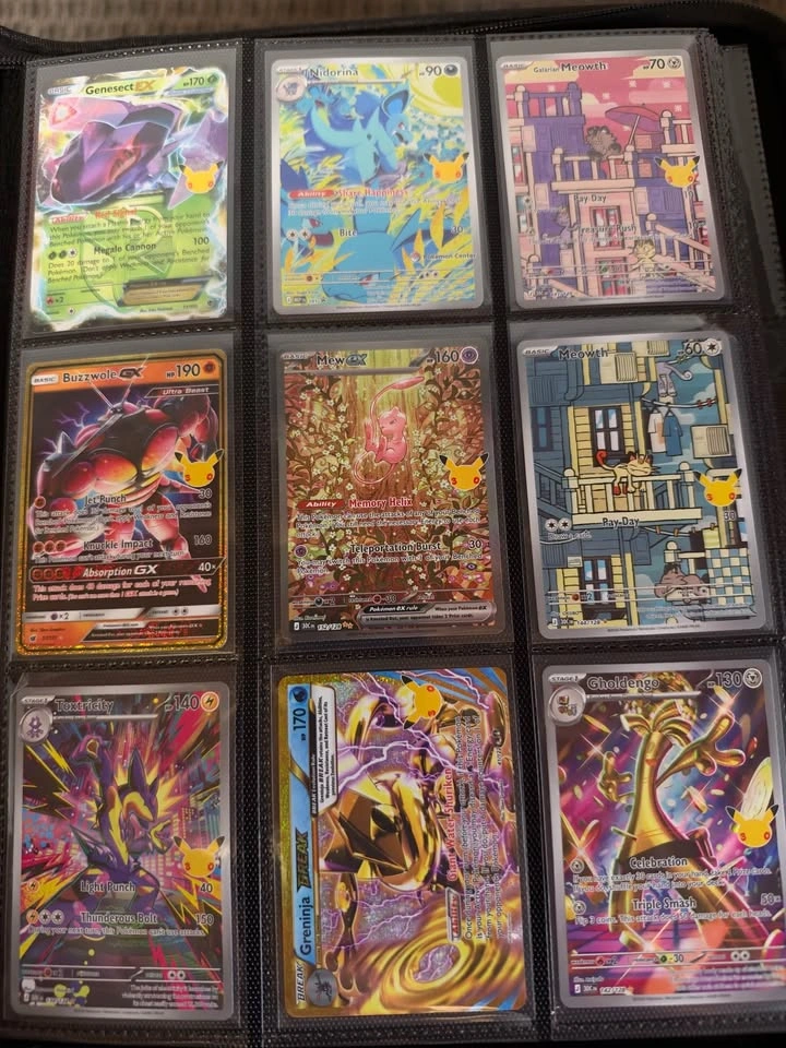 Pokémon 30th Celebration Booster Bundles + Card Binder - photo 3