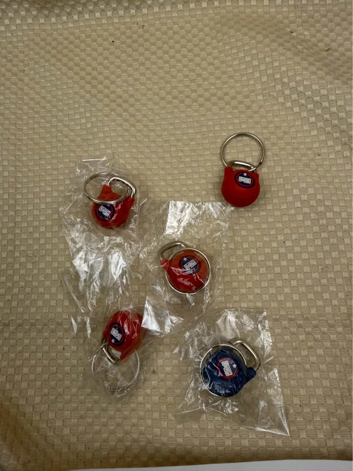 F45 Training Kettlebell Keychains $10 each - photo 3