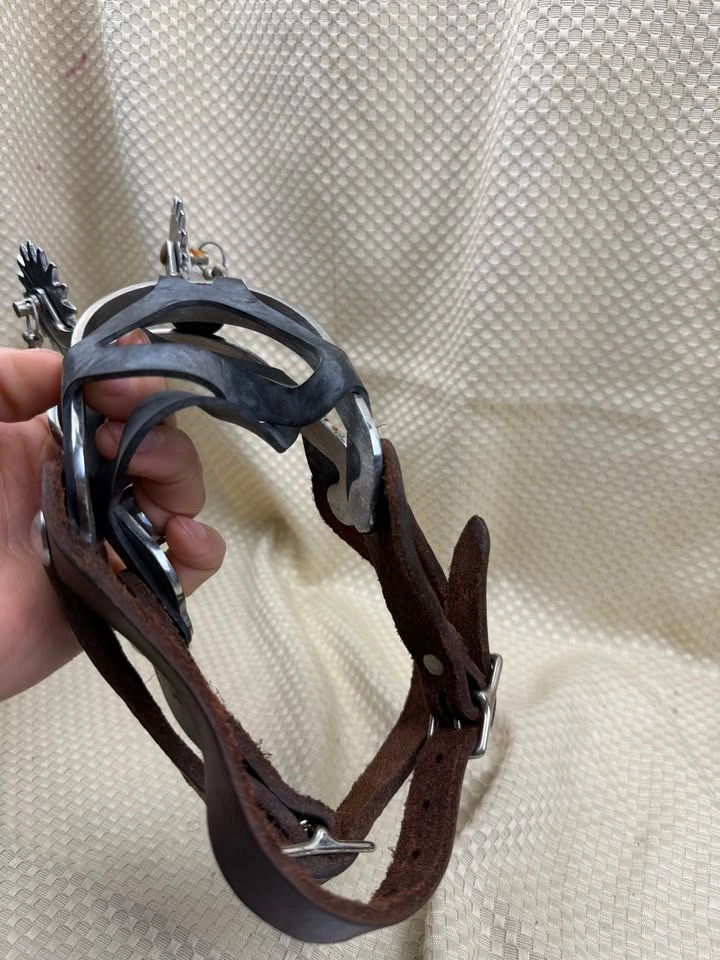 Western Horse Spurs with Leather Straps - photo 4