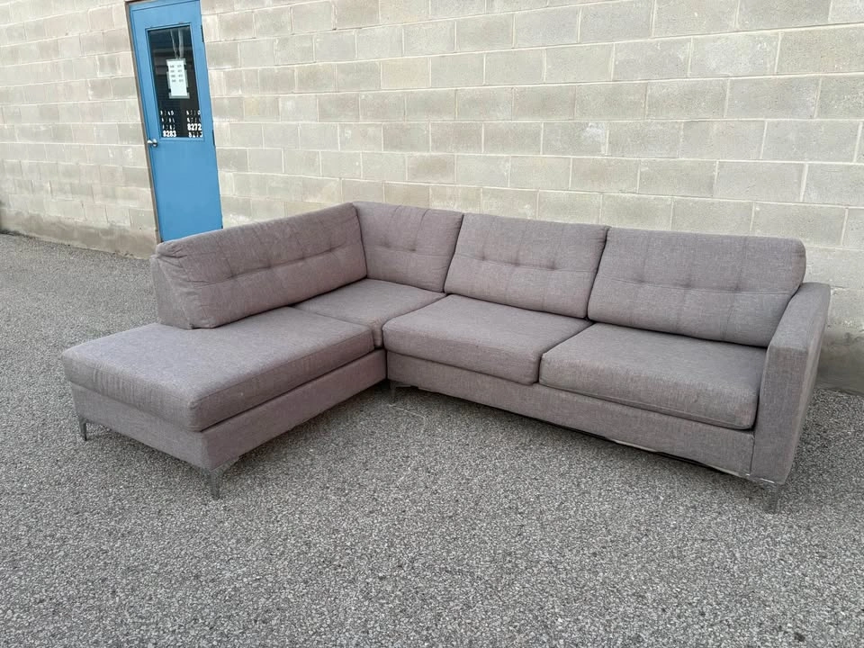 Grey Sectional Couch With Pull Out bed - photo 4