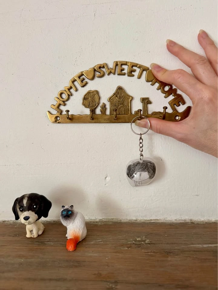Vintage Brass Home Sweet Home Key Holder – 5 Hooks - photo 2
