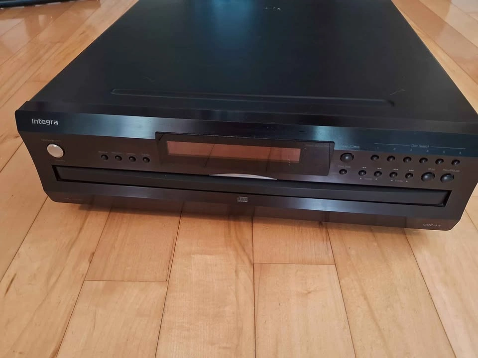 INTEGRA CDC 3.4 6-CD CHANGER - photo 3
