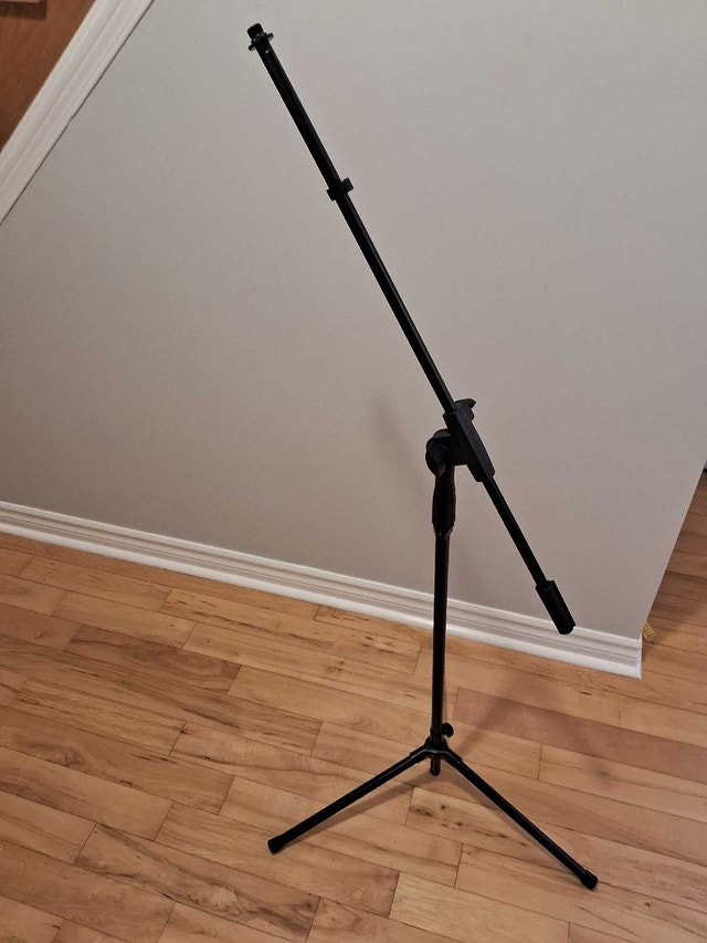 MICROPHONE BOOM STAND
