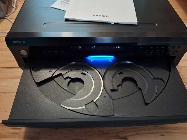 INTEGRA CDC 3.4 6-CD CHANGER