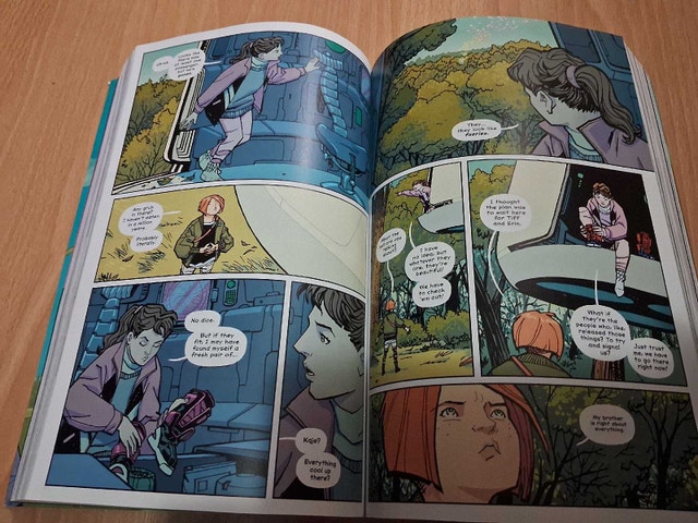 PAPER GIRLS: THE COMPLETE STORY - photo 4