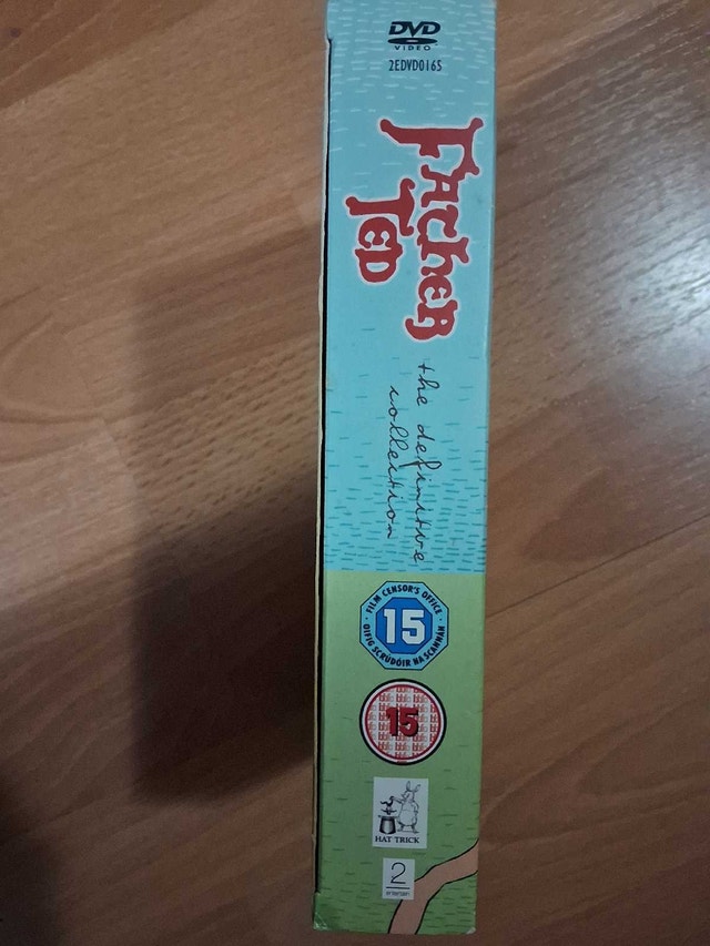FATHER TED - THE DEFINITIVE COLLECTION (DVD Box Set) - photo 2