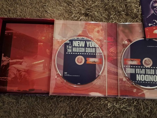 ELTON JOHN: DREAM TICKET (4 DVDS) - photo 4