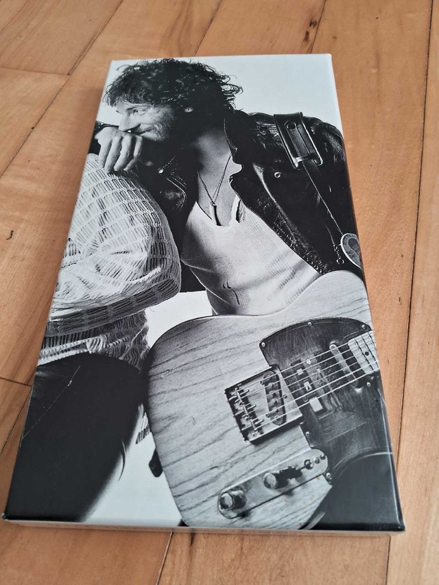 BRUCE SPRINGSTEEN - BORN TO RUN (30TH ANNIVERSARY BOX SET) - photo 2