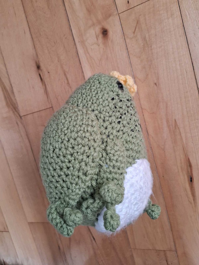 HANDMADE AMIGURUMI FROG - photo 3