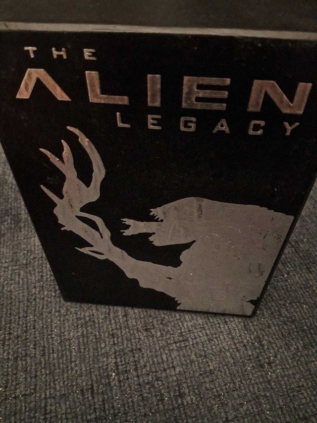 THE ALIEN LEGACY: 20TH ANNIVERSARY 5 VHS BOX SET - photo 3
