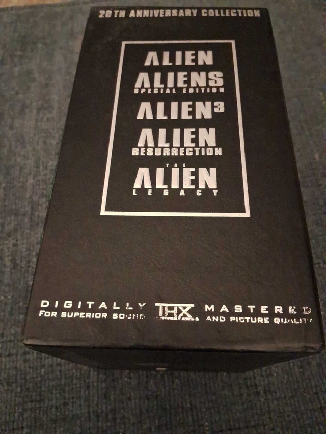 THE ALIEN LEGACY: 20TH ANNIVERSARY 5 VHS BOX SET - photo 5