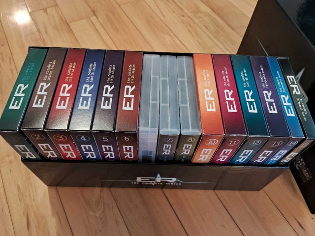 ER - THE COMPLETE SERIES (90 DVD BOX SET) - photo 3