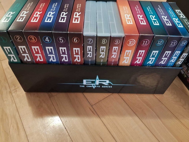 ER - THE COMPLETE SERIES (90 DVD BOX SET) - photo 4