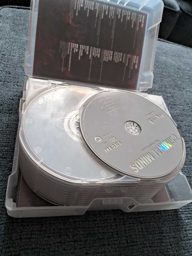 CRIMINAL MINDS - SEASONS 1 TO 4 (24 DVDS) - photo 4