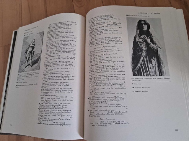 THE ANNOTATED SHAKESPEARE (VINTAGE 3-VOLUME BOX SET) - photo 5
