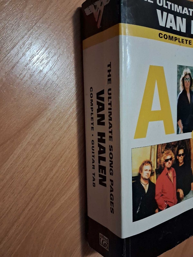 THE ULTIMATE SONG PAGES COMPLETE VAN HALEN GUITAR TABS - photo 2
