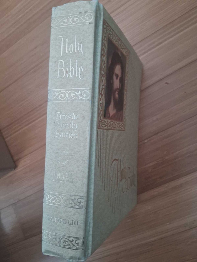 HOLY BIBLE - FIRESIDE FAMILY EDITION (NAB, CATHOLIC, 1970) - photo 2