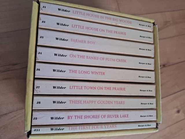 VINTAGE 1971 COMPLETE LITTLE HOUSE ON THE PRAIRIE BOX SET