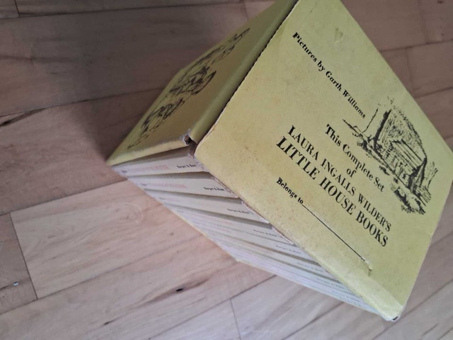 VINTAGE 1971 COMPLETE LITTLE HOUSE ON THE PRAIRIE BOX SET - photo 2