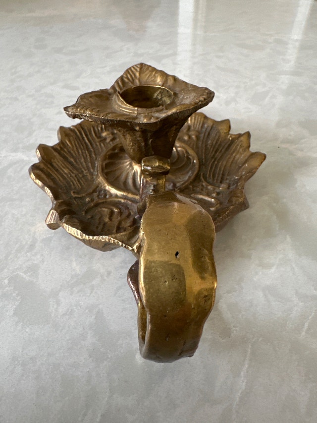 Antique Art Nouveau cast brass chamberstick/portable candleholde - photo 5