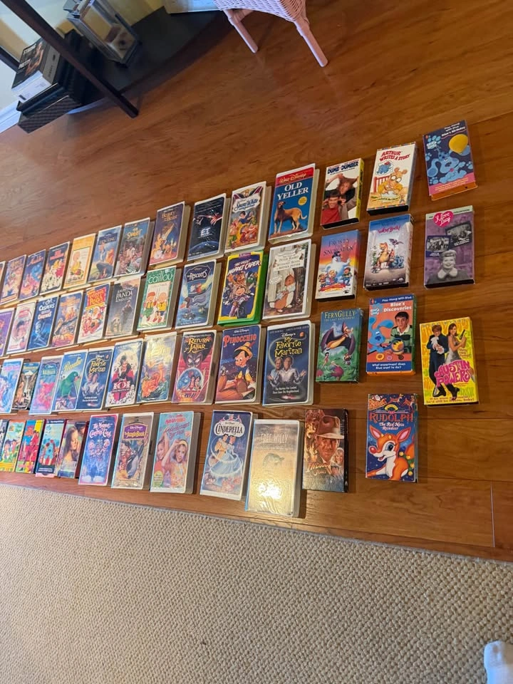 Large Vintage VHS Collection – Disney Classics & Family Films - photo 3