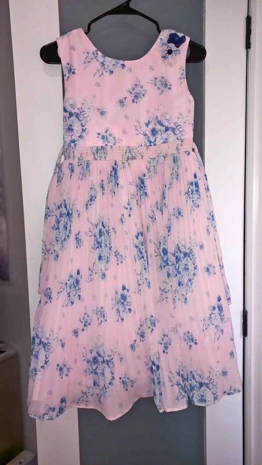 Girls dress
