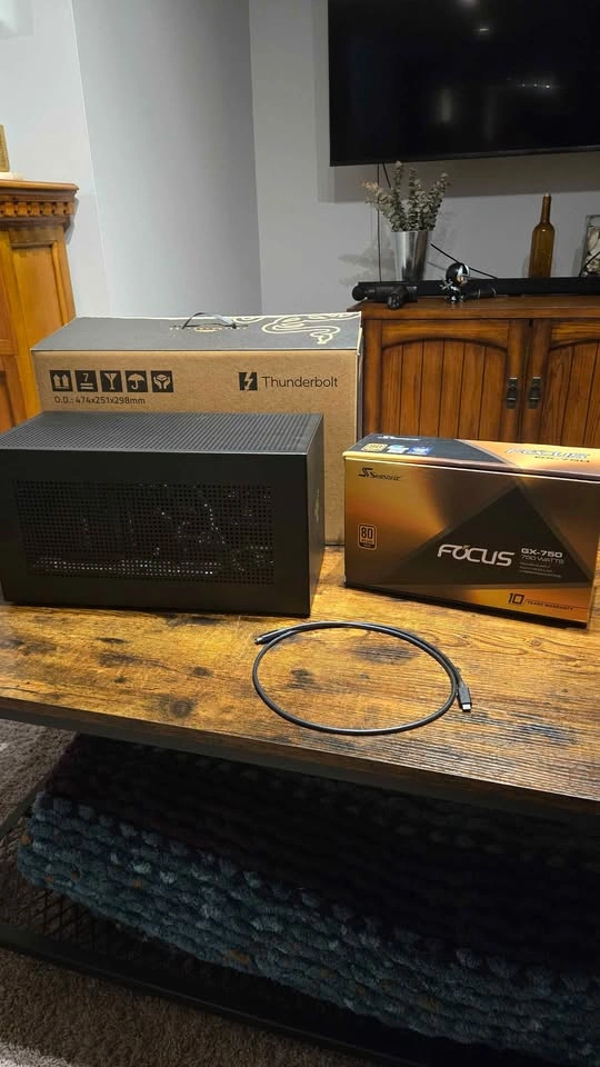 Razer Core X V2 eGPU Enclosure + Seasonic Focus GX-750W PSU - photo 4