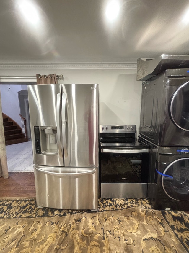 Like New 36w LG Fridge - photo 2