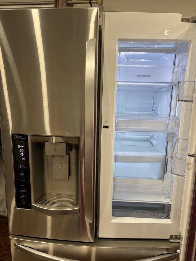 Like New 36w LG Fridge - photo 4