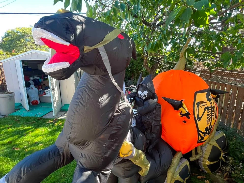 GIANT Halloween Inflatable - Haunted Horse & Pumpkin Carriage - photo 3