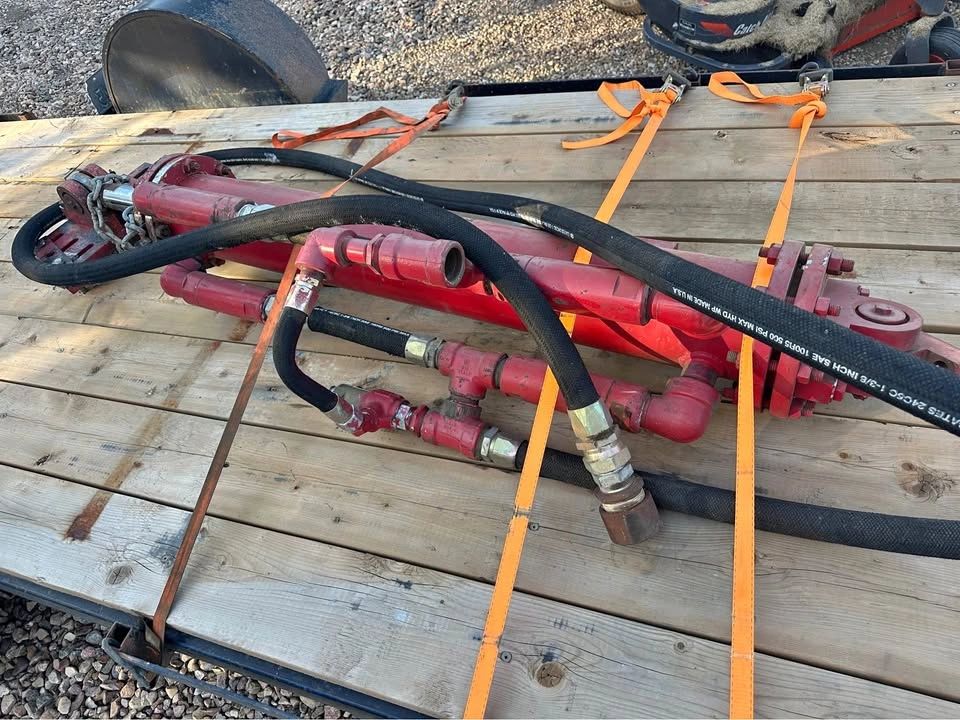 Iron Horse Compression Hydraulic Cylinder J6636 (2010)