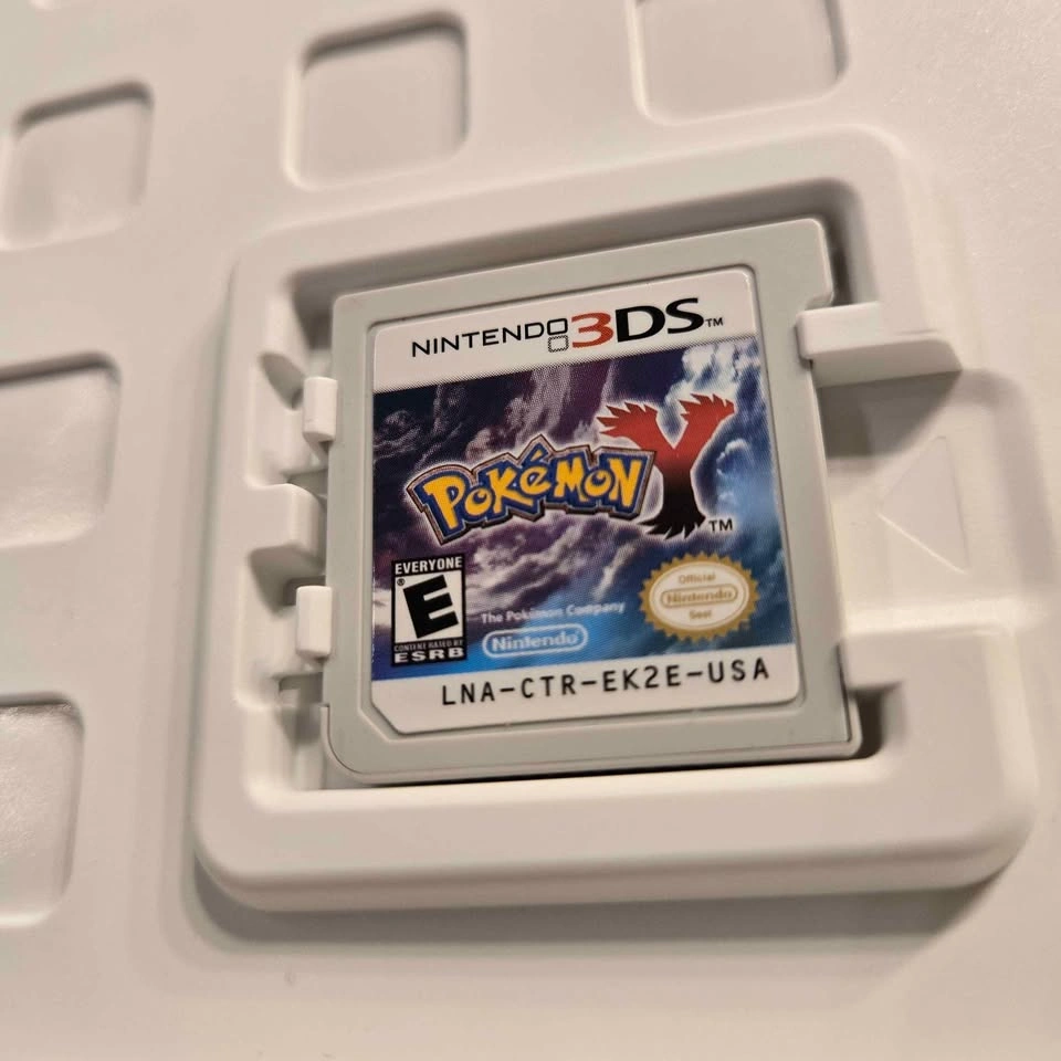 Nintendo 3DS Pokémon Y. Good condition. - photo 2