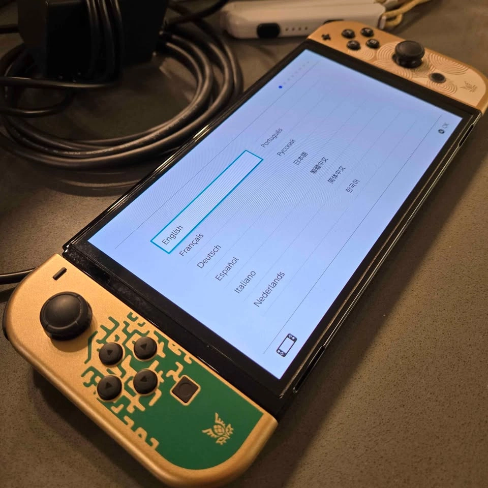Nintendo Switch OLED: The Legend of Zelda TOTK. Complete in box. - photo 2