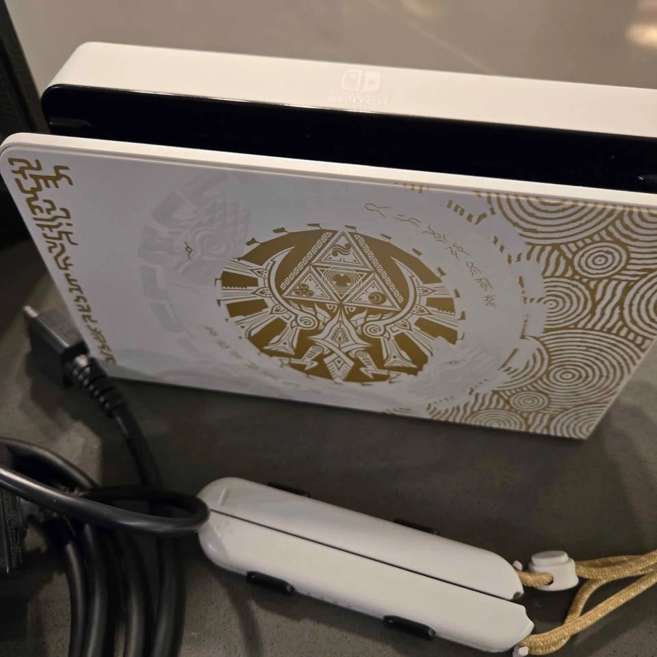 Nintendo Switch OLED: The Legend of Zelda TOTK. Complete in box. - photo 5