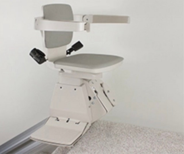 Elain Stairlift - set of two- one straight and one folding. - photo 3