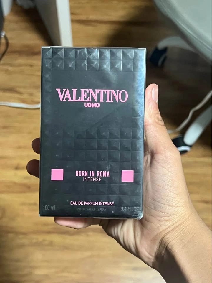 Valentino Uomo Born in Roma Intense 100ml brand new sealed