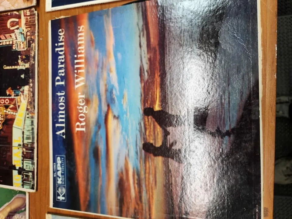 8 Vinyl Records image indicator(7)