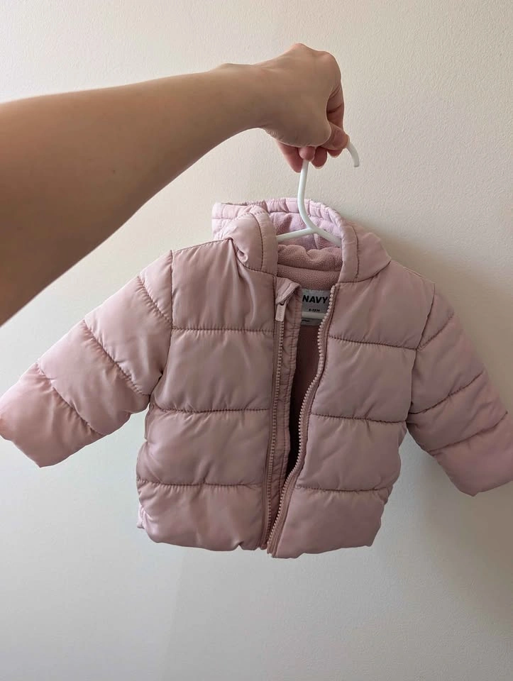 Old Navy Baby girl Hooded Puffer Jacket 6-12M - photo 2