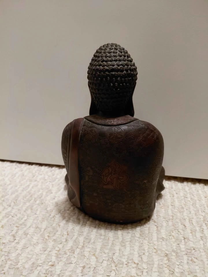 Seated Buddha Statue - photo 2